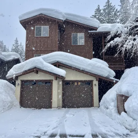 BEST RATE 3bed/2bath SLEEPS 6 GREAT LOCATION - CLOSE TO ALL SKI AREAS