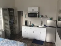 Beautiful Second Floor Studio Amazing Location!! - Condos