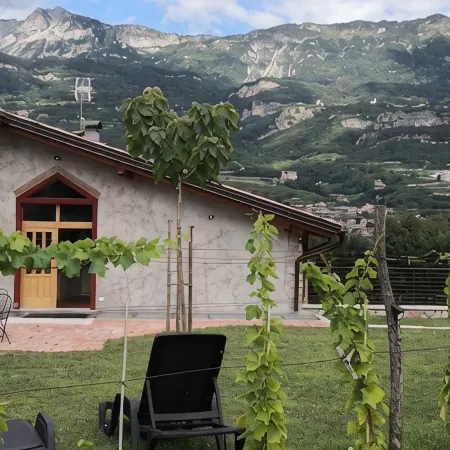 Villa in the vineyards overlooking the mountains