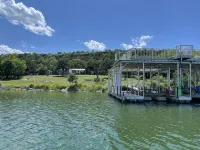 PK-Caddo Bay is a ski/surf/tubing, fishing , bird sanctuary! Starlink internet!