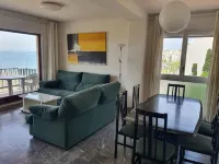 Nice Apartment in Front of the Beach for 8 People in the Center of Roses - 2-Star