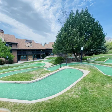 Fun condo, Pineview Reservoir, powder mountain, lrg 2 bedroom.