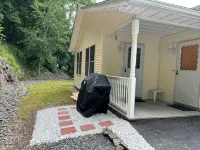 Renewing License: Temporarily No Vacancy- Do Not Auto Book3 Br Rambler Home - - 3-Star