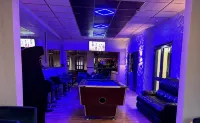 100 Pipers Hotel