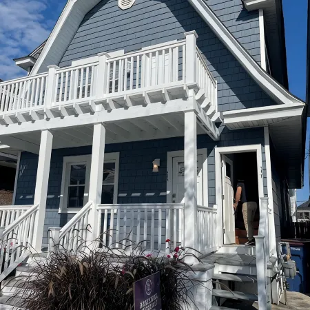 Renovated 2nd flr Condo 3 blocks from Ventnor beach, right off of Ventnor ave!