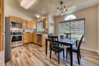 Modern 3Br w/ Mountain Views • Sleeps 8 • 2 Car Garage Plus Extra Parking