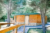 A cozy, romantic cabin perfect for couples.Pets are always welcome, owners too!