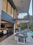 Contemporary villa 10 minutes from Cannes