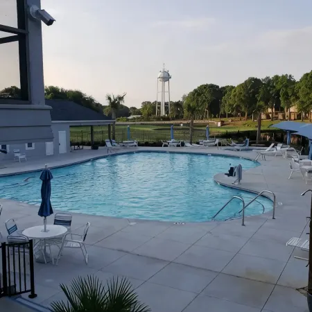 Spacious 4 bed/ 4 bath Villa on Golf Course