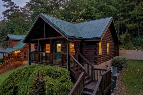 Couples Cabin - Private Hot Tub - 1 Mile to Parkway - Romanttinen