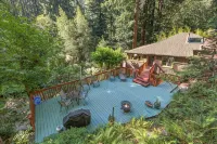 Relaxing redwood forest home with hot tub and sauna at Lagunitas Creek - 3 ดาว