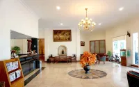 Candisari Hotel & Resto