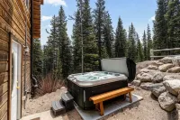 July Special! Cabin with Hot Tub! Near FairPlay & Breck!
