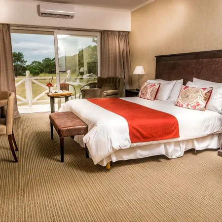 Howard Johnson by Wyndham Carilo Convention Center