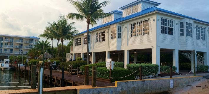 Ocean Front Private Beach, Pool/Hot Tub, Pool Bar, Marina with Cafe Hotels in Tavernier