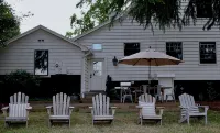 Westerlook Farm -  Willamette Valley Luxury Vacation Rental - 3 Master Suites - Bungalows