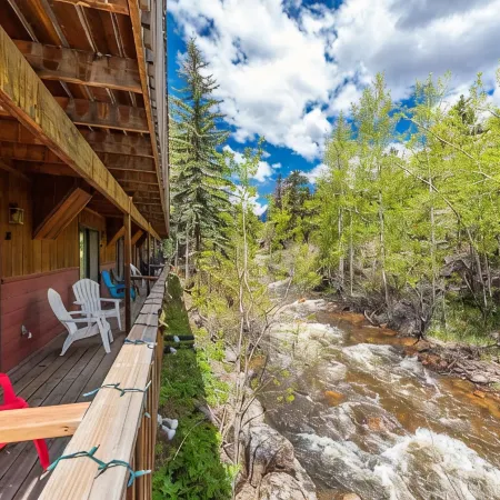 Ponderosa Lodge