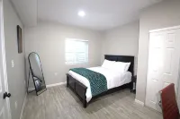 Cozy, spacious Two-bedroom Basement Apartment in peaceful neighborhood! - Bungalows