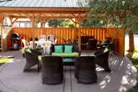 Crystal Springs Lodge - Motels