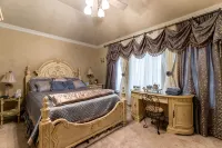 ENJOY RESORT  STYLE LUXURY ACCOMMODATIONS AT THE ESTATE HOME