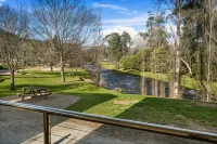 Bright Riverside Holiday Park - Mountain view