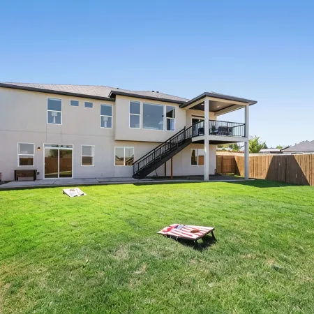 Serenity's Edge - Large Kennewick Home