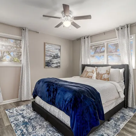 Modern 3BR Retreat with Huge Yard & Grill - Sleeps 8 close to ATL Airport