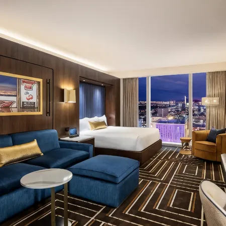 Circa Resort & Casino - Adults Only Отели рядом с достопримечательностью «Тренировочное поле для гольфа Desert Pines»