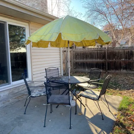 Charming, vintage 3-bedroom house in Arvada with AC