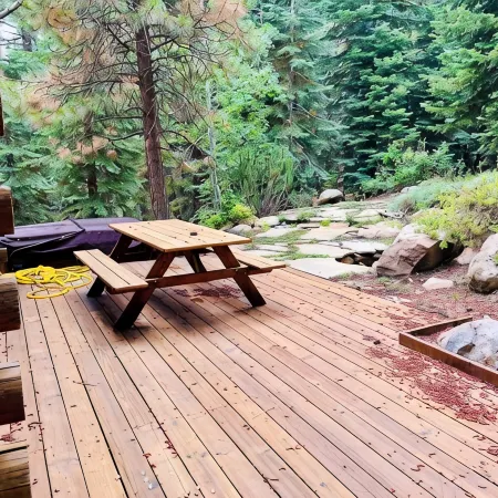 Cozy 3-Bdrm Log Cabin Retreat in Truckee, Sleeps-8, Hot Tub, 2 Acres of Serenity