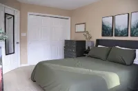 Pondview Paradise, Cozy home with pool and pond on 8 acres - Apartments