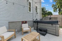Milwaukee Bayview Getaway with Private Hot Tub