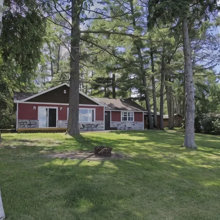 Calling Outdoor Adventurers! Resting on Grace Lake House with Home Theater!