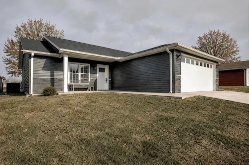 Serene & Modern Oasis - Newly Built, Attached Garage, Centrally Located