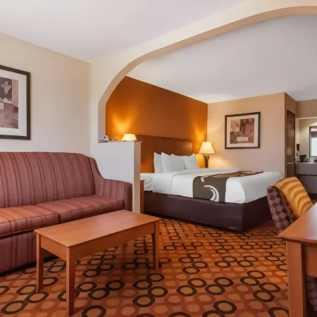 Quality Inn & Suites Owasso US-169 Отели в г. Овассо