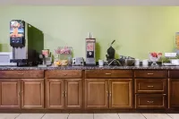 Super 8 by Wyndham Mentor/Cleveland Area - breakfast