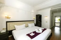 Jing Land Palace Hotel (Phousi Mountain Sunset Viewpoint &Downtown Mekong Riverside Hotel) - Wifi