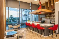 Ramada by Wyndham Dalaman - bar
