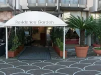 Residenze Garden Hoteles cerca de Parque de atracciones LunEur