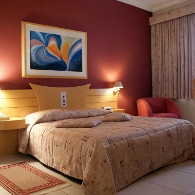 Hotel Del Rey Curitiba by Poty - NA Famosa Rua XV de Novembro Hotels near General Osorio Square