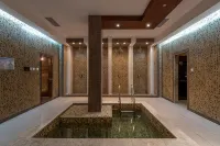 Garden of Eden Complex - Hot Tub