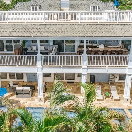 Private Luxury Villa in Kihei. Just moments walk to the beach. 10/10 reviews!