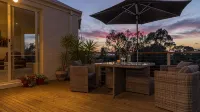 Mount Eliza Sunset Apartment - Kitchens