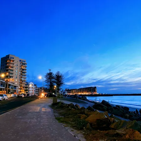 2BR entire apartment beach front 5/22