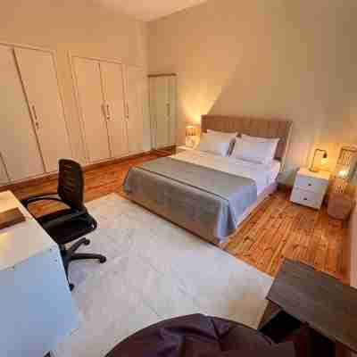 Heart of Cairo.. Nile-Side Elegant Garden City Room⁠ Rooms