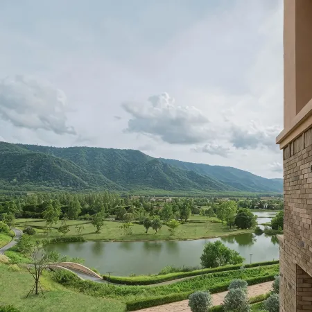 Toscana Valley Town Square Suites