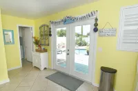 A Slice of Paradise Pool Home Well Mannered Pets Welcome! - 3성급