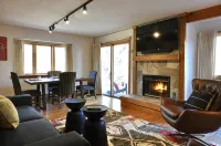 Immaculate Updated Condo, 5 Minutes from Skiing! - Wifi