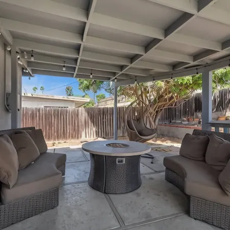 Roost n’ Relax - A/C, near the Beach, firepit