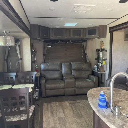 Fifth wheel rental old west area near philmont